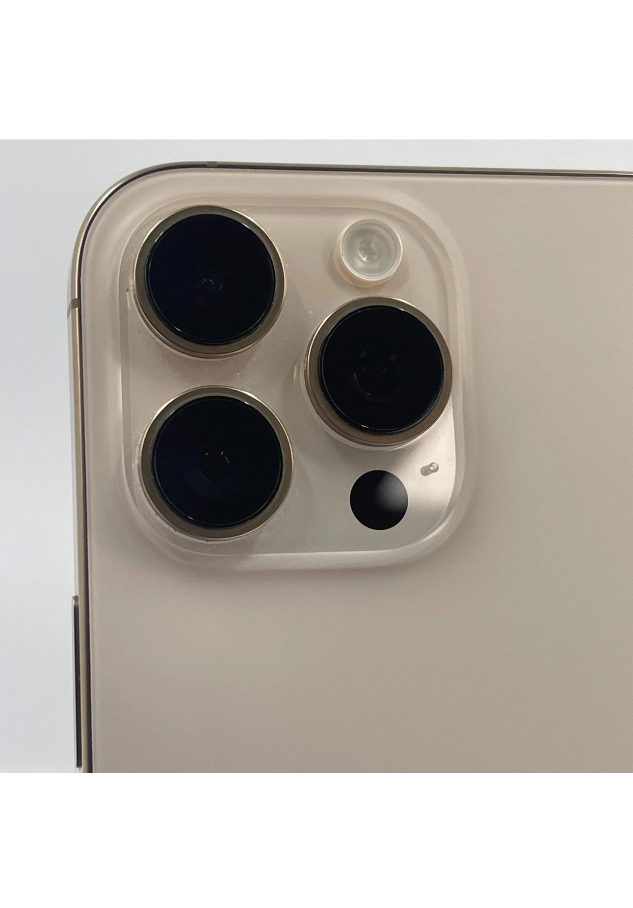 IPHONE 16 PRO MAX 256 GB DESERT TITANIUM – REFURBISHED